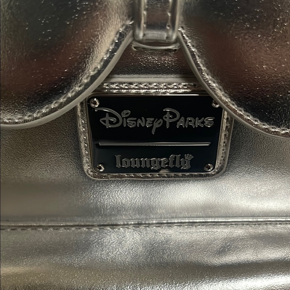 Loungefly Silver Minnie Mouse Backpack with Metallic Finish 100 year celebration - Picture 5 of 8